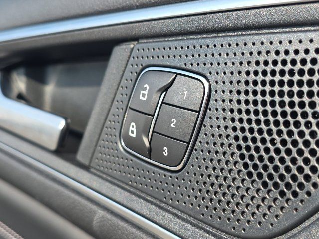 Used 2022 Ford Edge Titanium AWD/4WD image 28
