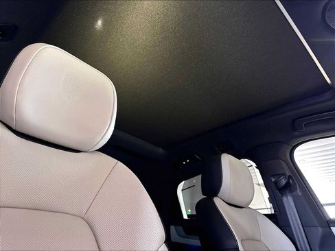 New 2026 Porsche Cayenne Coupe AWD/4WD image 23