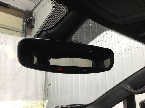 Used 2025 Chrysler Pacifica Select FWD image 14