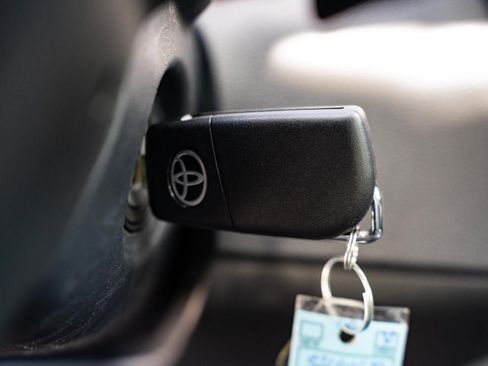 Used 2022 Toyota Corolla SE image 38