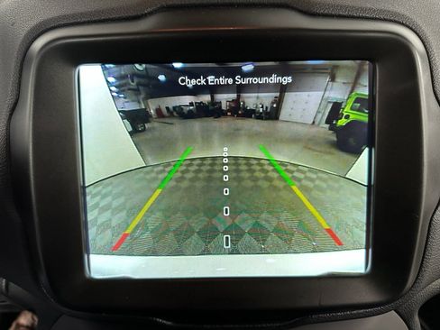 Used 2023 Jeep Renegade Latitude image 6