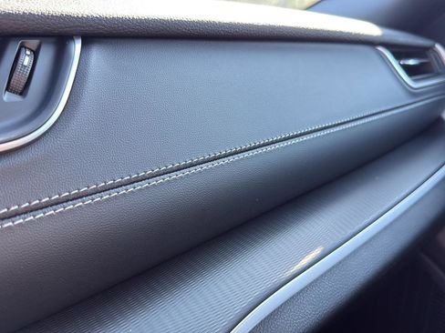 New 2025 Jeep Grand Cherokee Altitude image 18