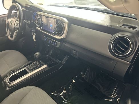 Used 2020 Toyota Tacoma SR5 RWD image 27