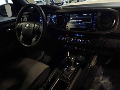 Used 2021 Toyota Tacoma TRD Sport w/ Technology Package image 37