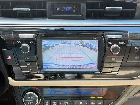 Used 2015 Toyota Corolla LE FWD image 57