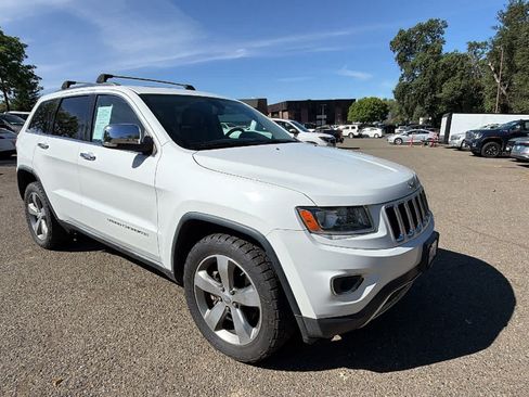 Used 2014 Jeep Grand Cherokee Limited w/ Trailer Tow Group IV AWD/4WD image 3