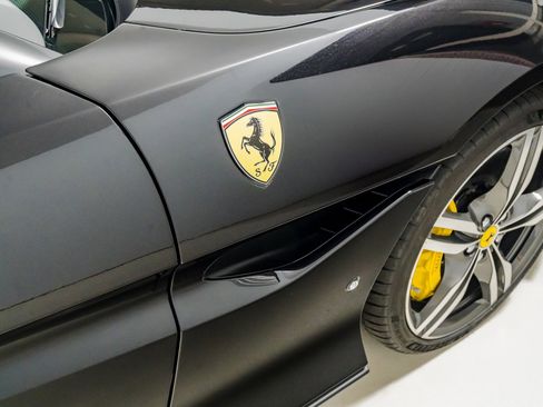 Used 2020 Ferrari Portofino image 43