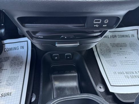 Used 2019 Chrysler Pacifica Limited w/ Advanced Safetytec Group FWD image 56