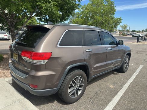 Used 2017 Jeep Grand Cherokee Limited AWD/4WD image 3
