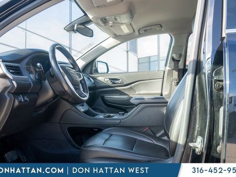 Used 2021 GMC Acadia SLT AWD/4WD image 3
