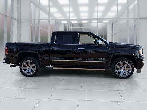 Used 2017 GMC Sierra 1500 Denali w/ Denali Ultimate Package image 7