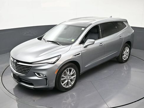 Used 2023 Buick Enclave Essence w/ Experience Buick Package AWD/4WD image 16