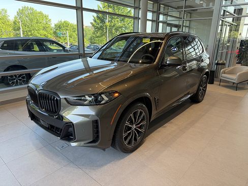 New 2026 BMW X5 xDrive50e w/ M Sport Package AWD/4WD image 3