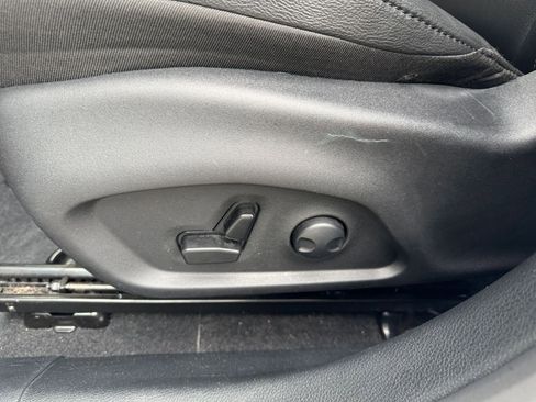 Used 2025 Jeep Compass Limited image 22