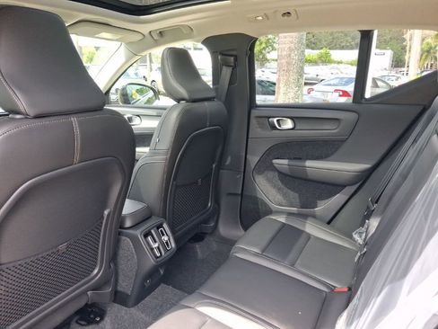 New 2026 Volvo XC40 B5 Core AWD/4WD image 5