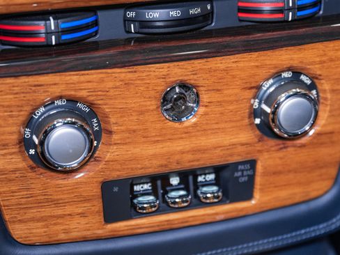 Used 2011 Rolls-Royce Phantom Sedan RWD image 66