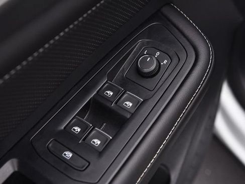 Certified 2026 Volkswagen Atlas Cross Sport SE AWD/4WD image 8