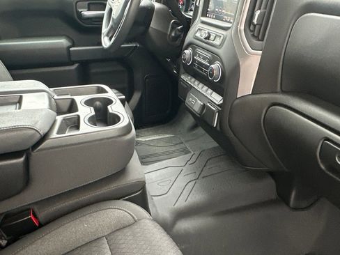 Certified 2022 Chevrolet Silverado 1500 Custom image 16