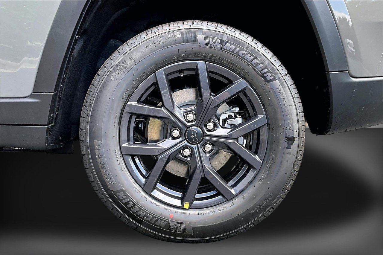 New 2027 Jeep Grand Cherokee Altitude AWD/4WD image 33