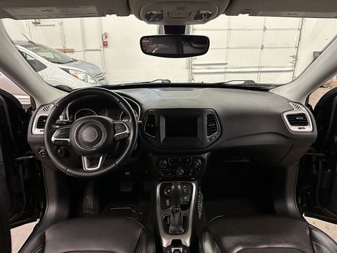 Used 2020 Jeep Compass Latitude image 17