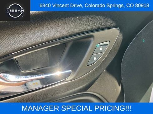 Used 2024 Chevrolet Equinox LT FWD image 14