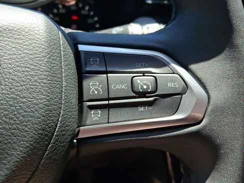 Used 2023 Jeep Compass Limited AWD/4WD image 23