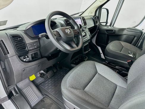 Used 2025 RAM ProMaster 2500 w/ U-Haul Equipment Group FWD image 28