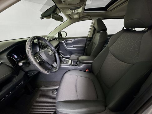 Certified 2019 Toyota RAV4 XLE w/ Convenience Package image 11