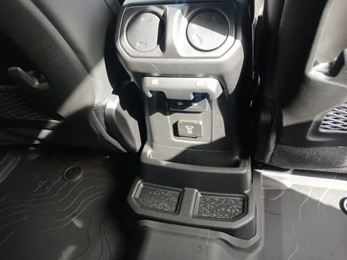 New 2026 Jeep Wrangler Unlimited Rubicon AWD/4WD image 25