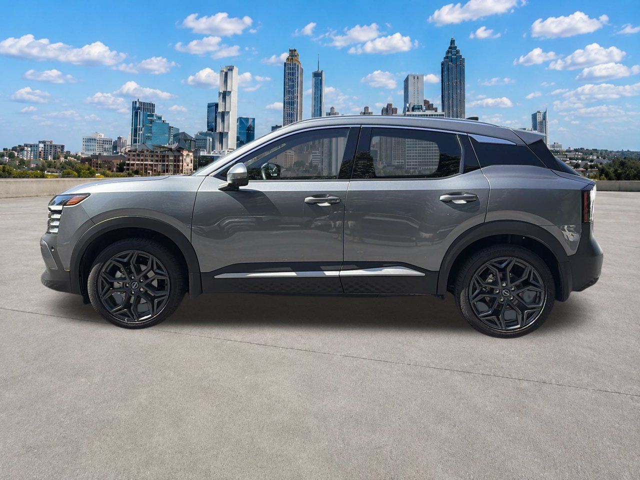 Used 2025 Nissan Kicks SR AWD/4WD image 2