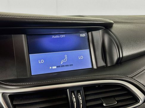 Used 2018 INFINITI QX30 w/ Cargo Package FWD image 14