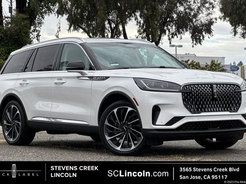 Used 2025 Lincoln Aviator Reserve w/ Luxury Package image 1