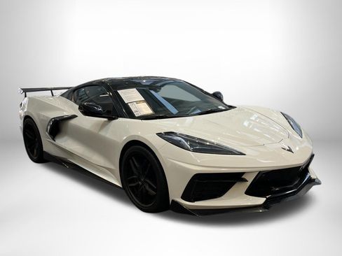 Used 2022 Chevrolet Corvette Stingray Premium Cpe w/ Z51 Performance Package RWD image 2
