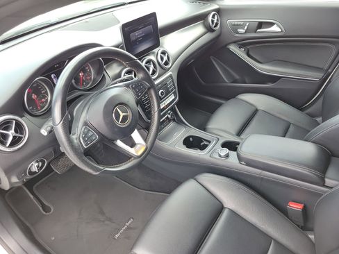 Used 2017 Mercedes-Benz CLA 250 image 19
