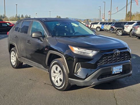 Used 2024 Toyota RAV4 LE image 8