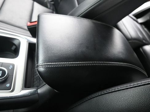 Used 2023 Ford Explorer Limited image 34