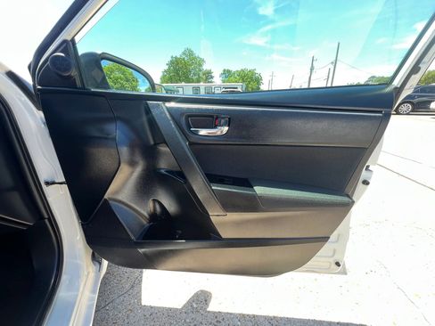 Used 2017 Toyota Corolla LE FWD image 24