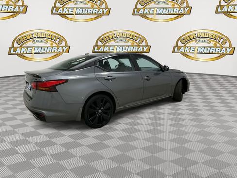 Used 2022 Nissan Altima 2.5 SR w/ Midnight Edition Package image 3
