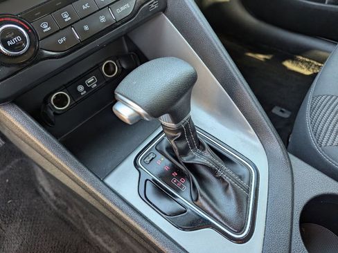 Used 2019 Kia Niro LX image 22