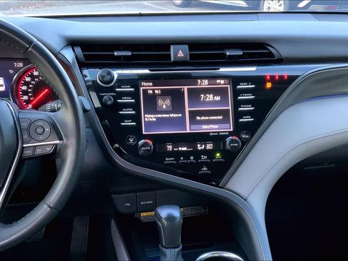 Used 2020 Toyota Camry XSE image 7