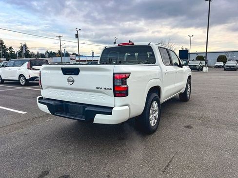 Used 2023 Nissan Frontier SV image 5