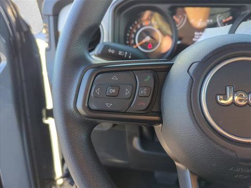 Used 2025 Jeep Wrangler Sport image 13