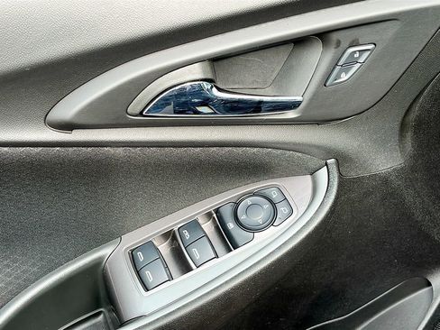 Used 2025 Chevrolet Malibu LT FWD image 12