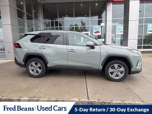 Used 2022 Toyota RAV4 XLE AWD/4WD image 4