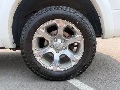 Used 2017 RAM 1500 Laramie w/ Convenience Group AWD/4WD image 8