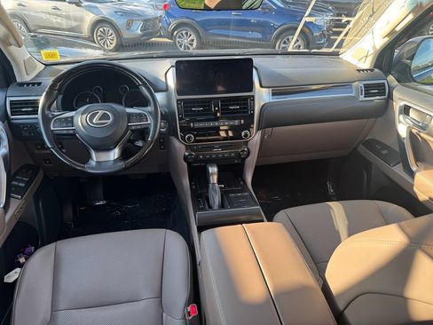 Used 2023 Lexus GX 460 Premium w/ Premium Package AWD/4WD image 9