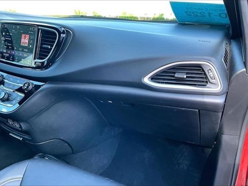 Used 2025 Chrysler Pacifica Select FWD image 27