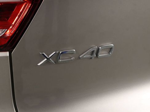 Certified 2023 Volvo XC40 Recharge Ultimate AWD/4WD image 19