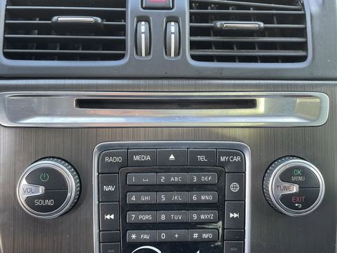 Used 2015 Volvo XC60 T6 w/ Proximity Package image 13