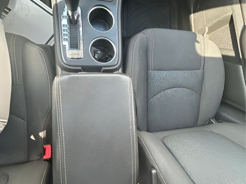 Used 2015 GMC Acadia SLE AWD/4WD image 19